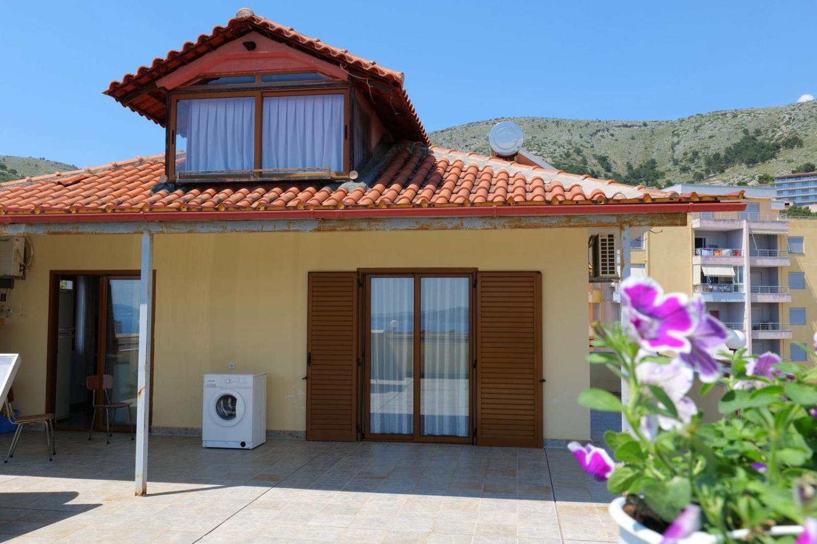 Hotel Eden Sarandë Esterno foto