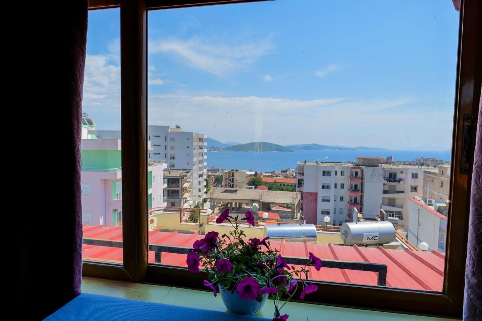 Hotel Eden Sarandë Esterno foto