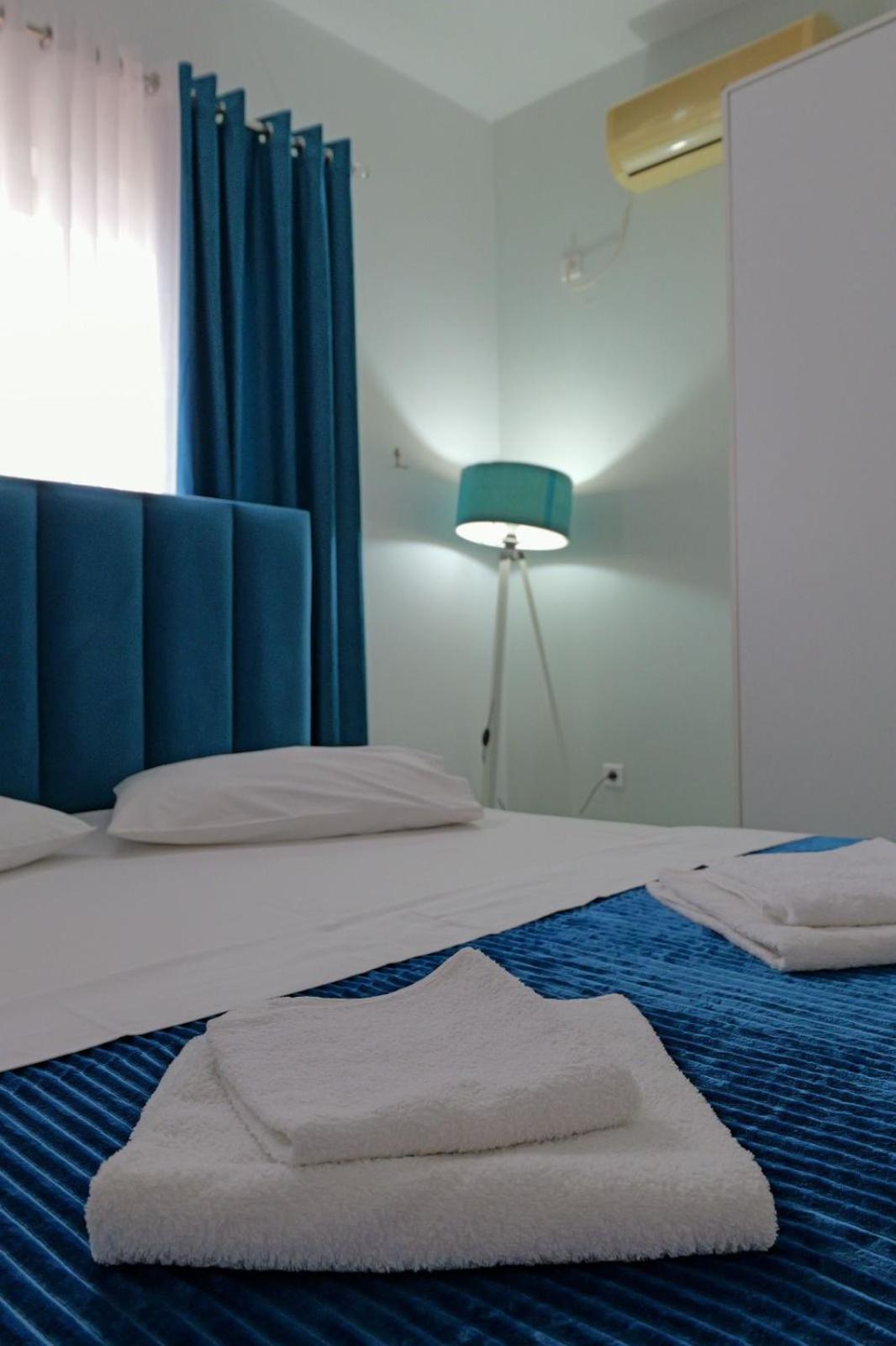 Hotel Eden Sarandë Esterno foto