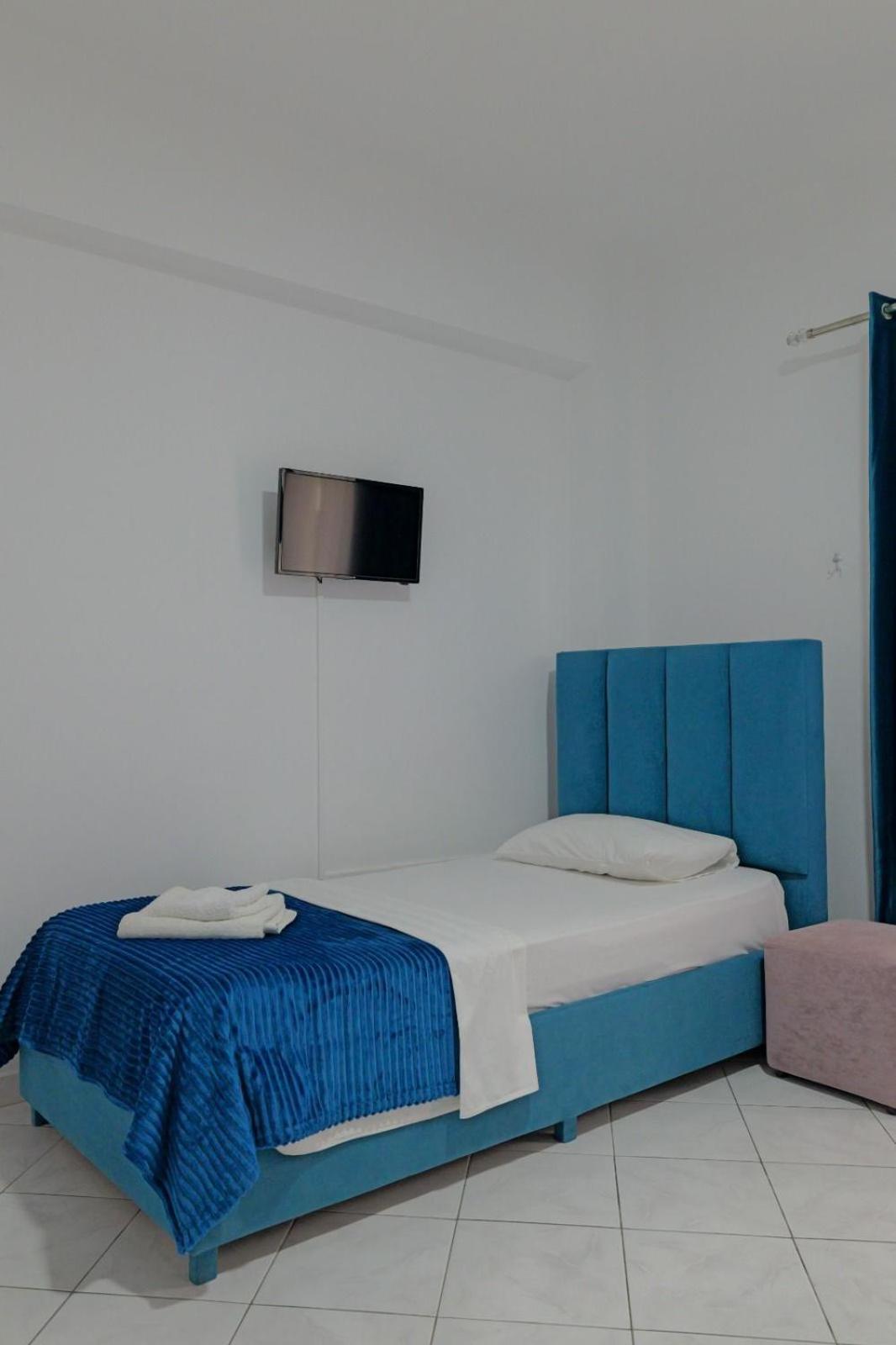 Hotel Eden Sarandë Esterno foto