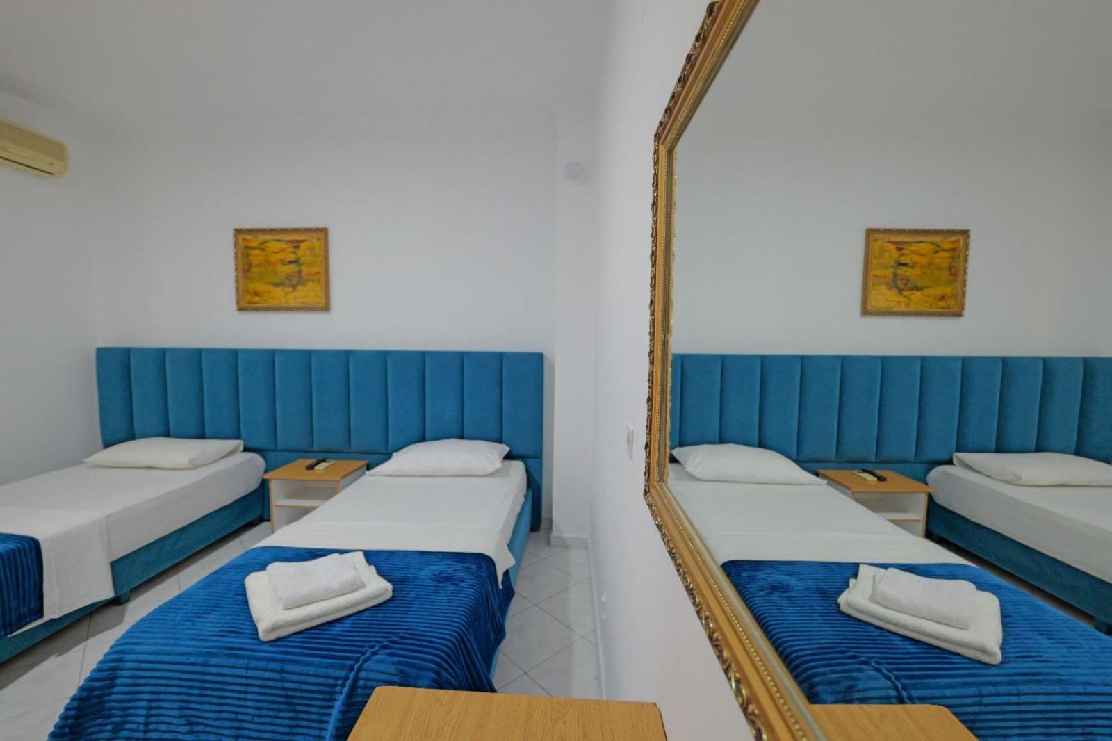 Hotel Eden Sarandë Esterno foto