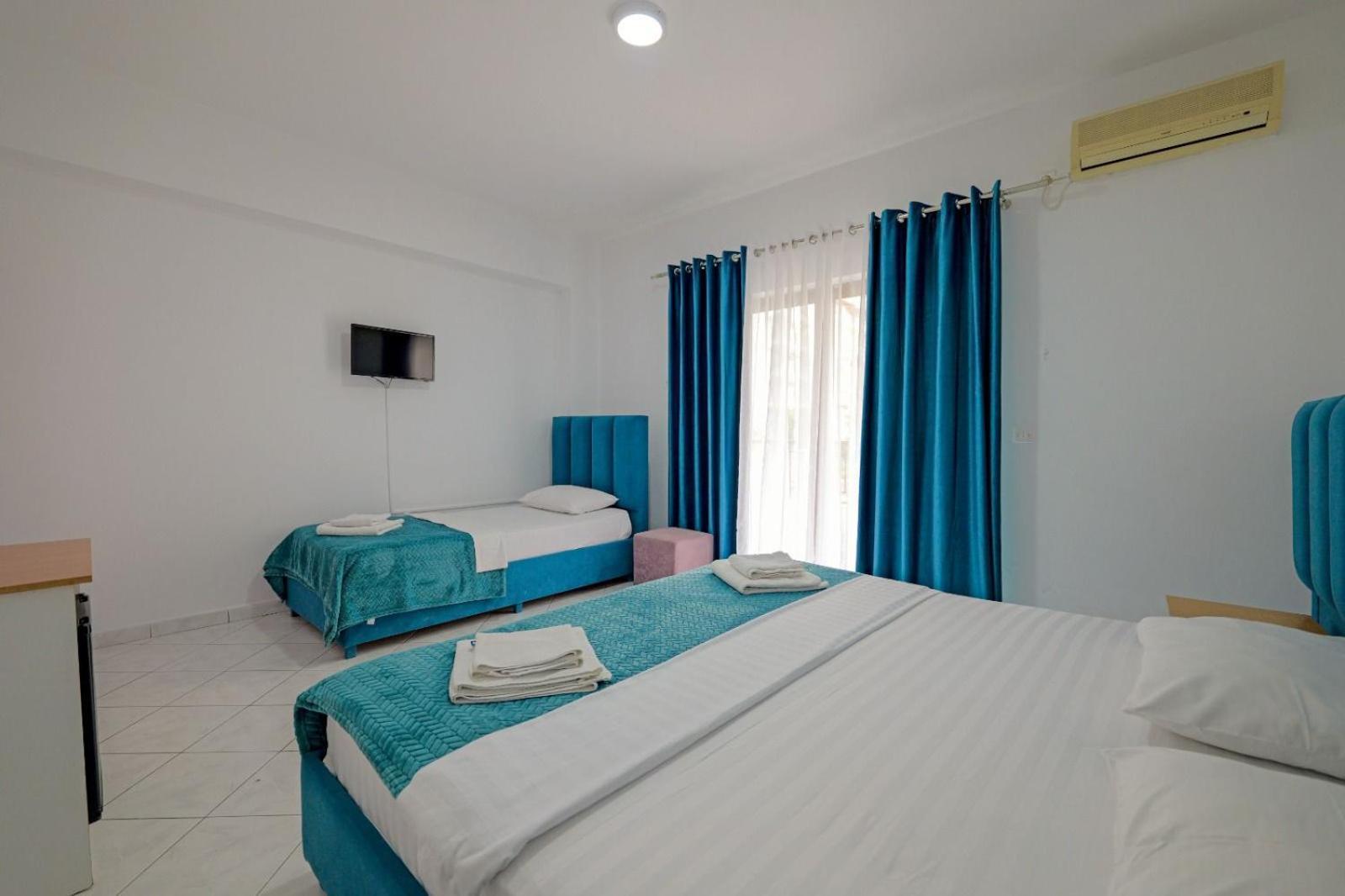 Hotel Eden Sarandë Esterno foto